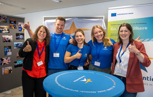 Gruppenfoto der EuroApprentices und NA Mitarbeiterinnen